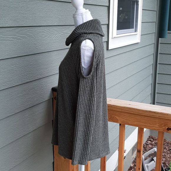 NWOT Pixi+ ivy Green Cold Shoulder Womens M Cowl Neck Sweater - Picture 4 of 10